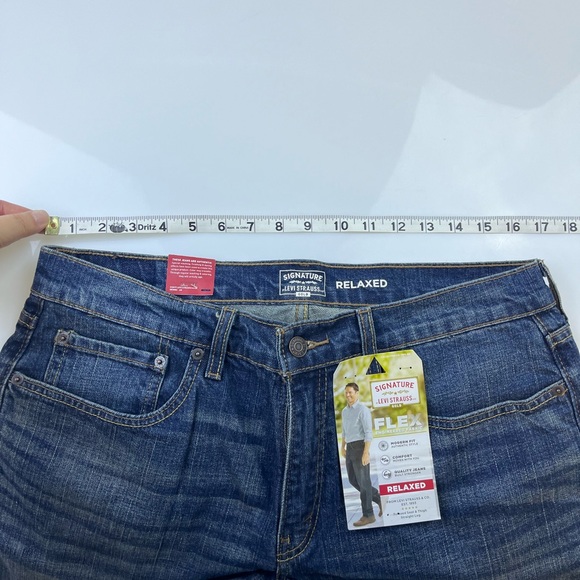 Levi Straus Relaxed Jeans N233-12 - Picture 8 of 10